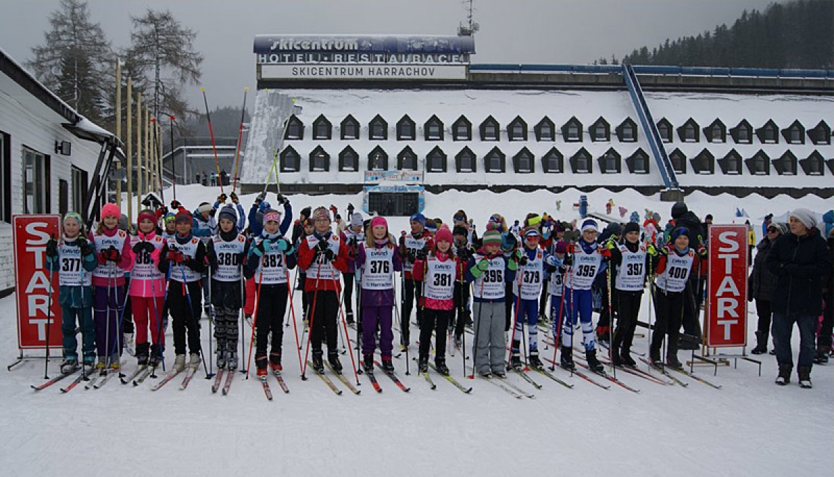 Školní závody v běhu na lyžích - Reportážní fotografie
